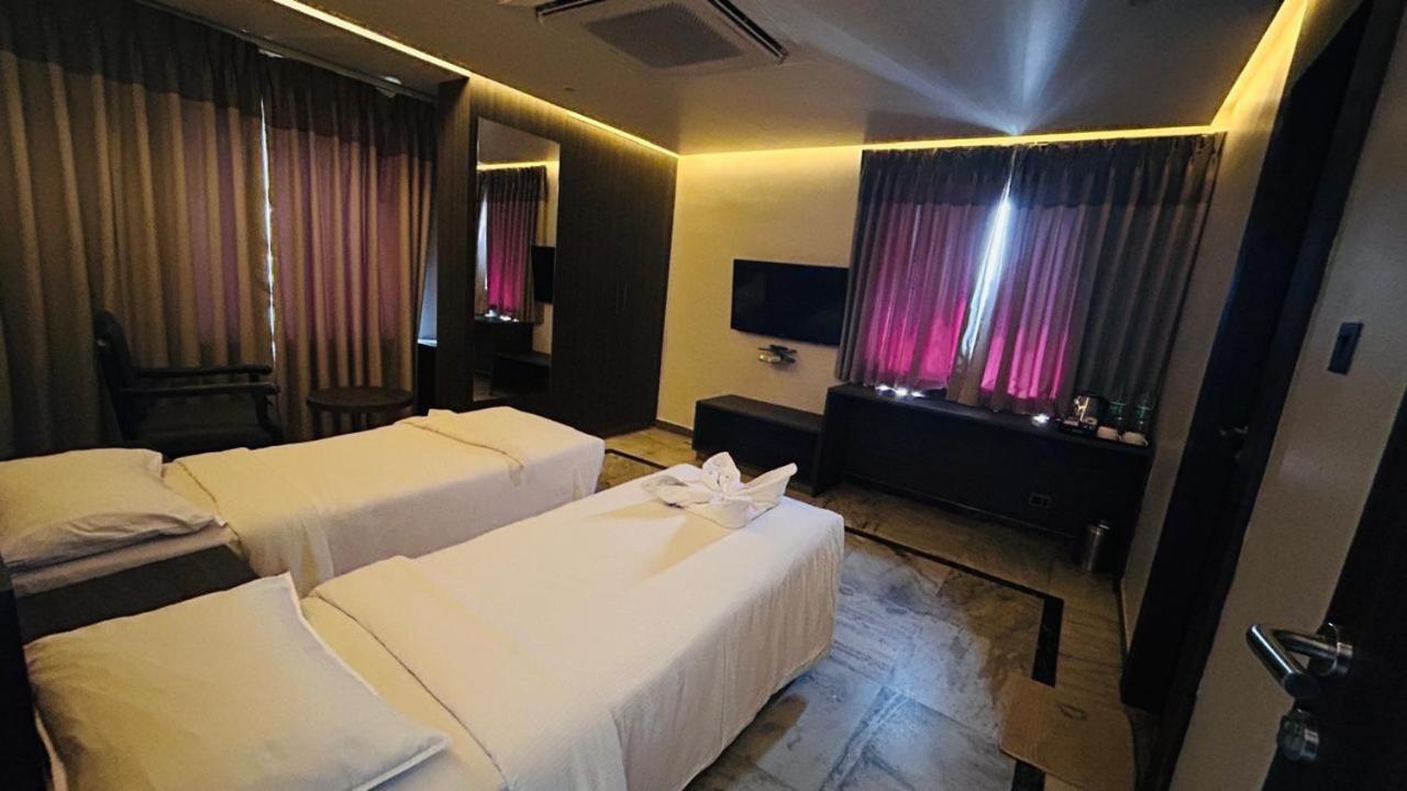 Ariya Nivaas A Vegetarian Hotel Thiruvananthapuram Extérieur photo